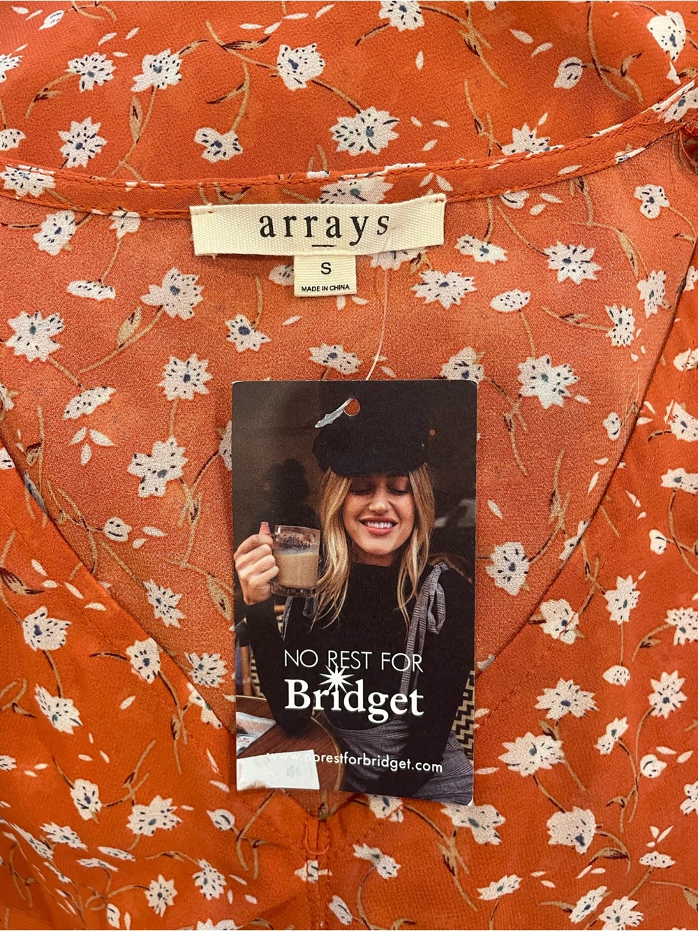 Array Rust Floral Ruched V-Neck Blouse - Picture 3 of 3